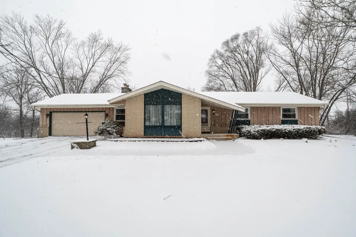 W136N8741 Esquire ROAD, Menomonee Falls, WI 53051 - Image #1