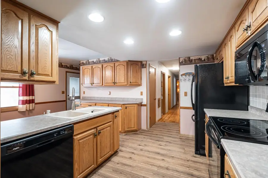 W136N8741 Esquire ROAD, Menomonee Falls, WI 53051 - Image #2