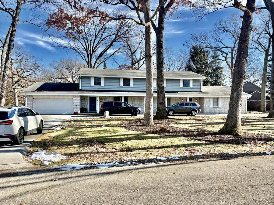 716 St. Johns DRIVE #718, Delafield, WI 53018 - Image #2