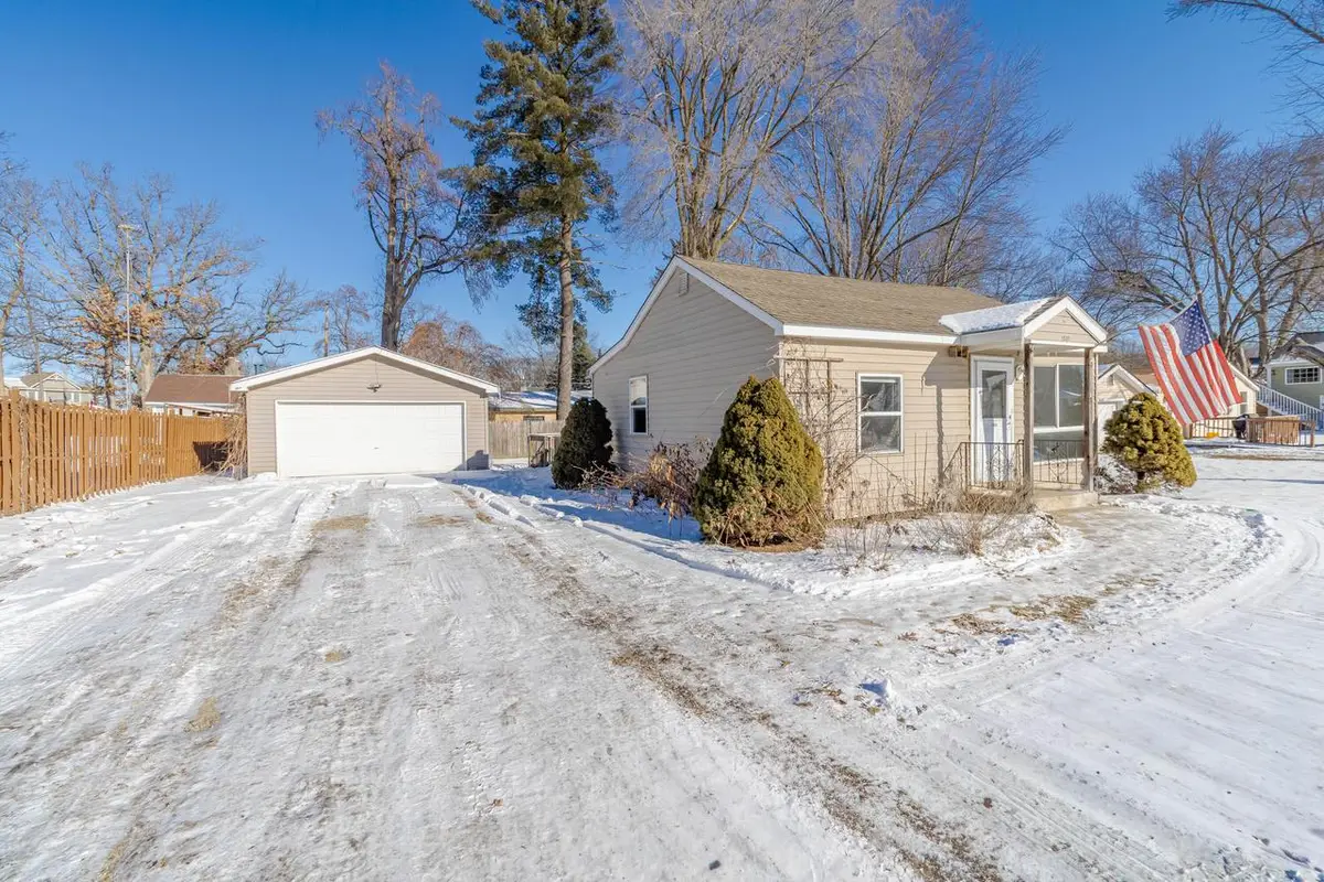W1060 Golden Glow ROAD, Genoa City, WI 53128 - Image #1