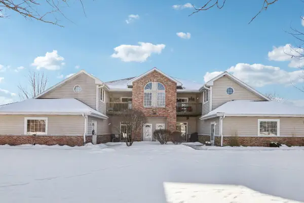 521 Lawson School ROAD #8, Delavan, WI 53115