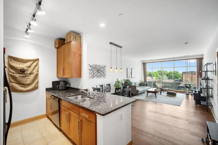 1550 E Royall PLACE #511, Milwaukee, WI 53202 - #2