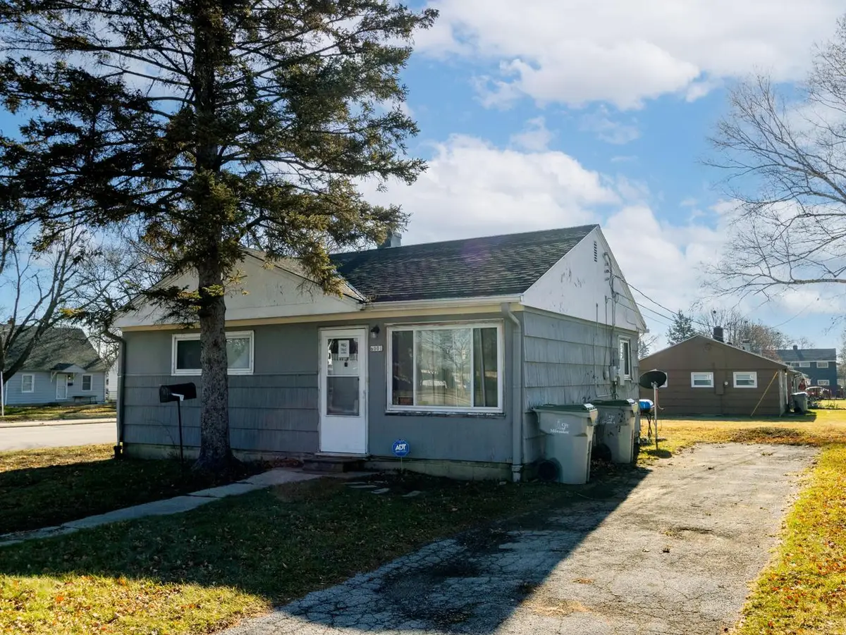 6001 Carmen AVENUE, Milwaukee, WI 53218 - #1