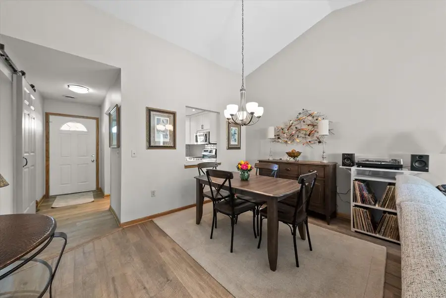 W68N915 Washington AVENUE, Cedarburg, WI 53012 - Image #3