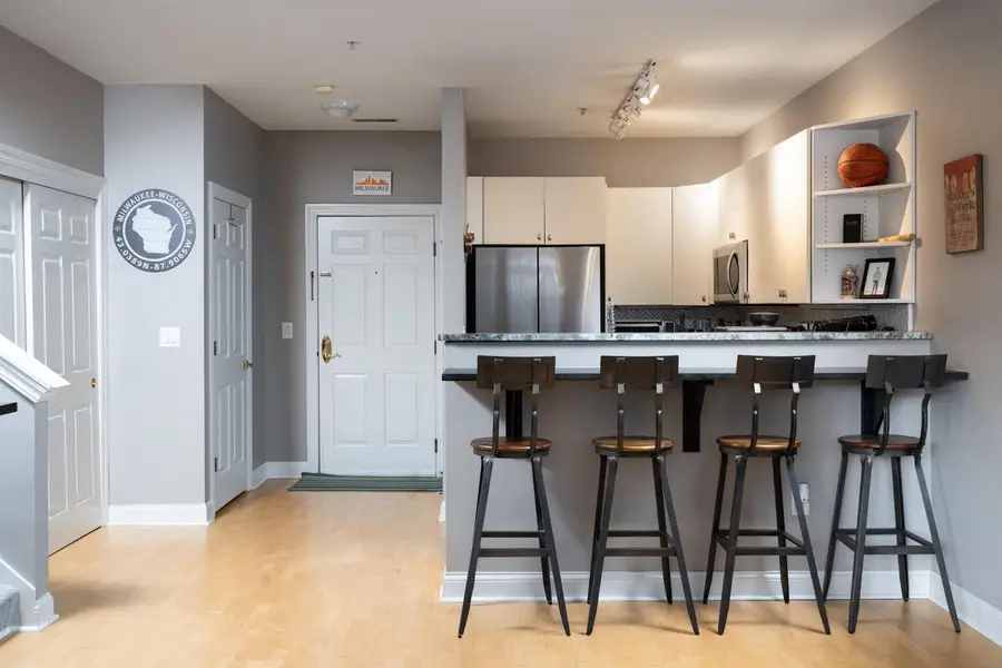 1550 N Warren AVENUE #308, Milwaukee, WI 53202 - Image #3