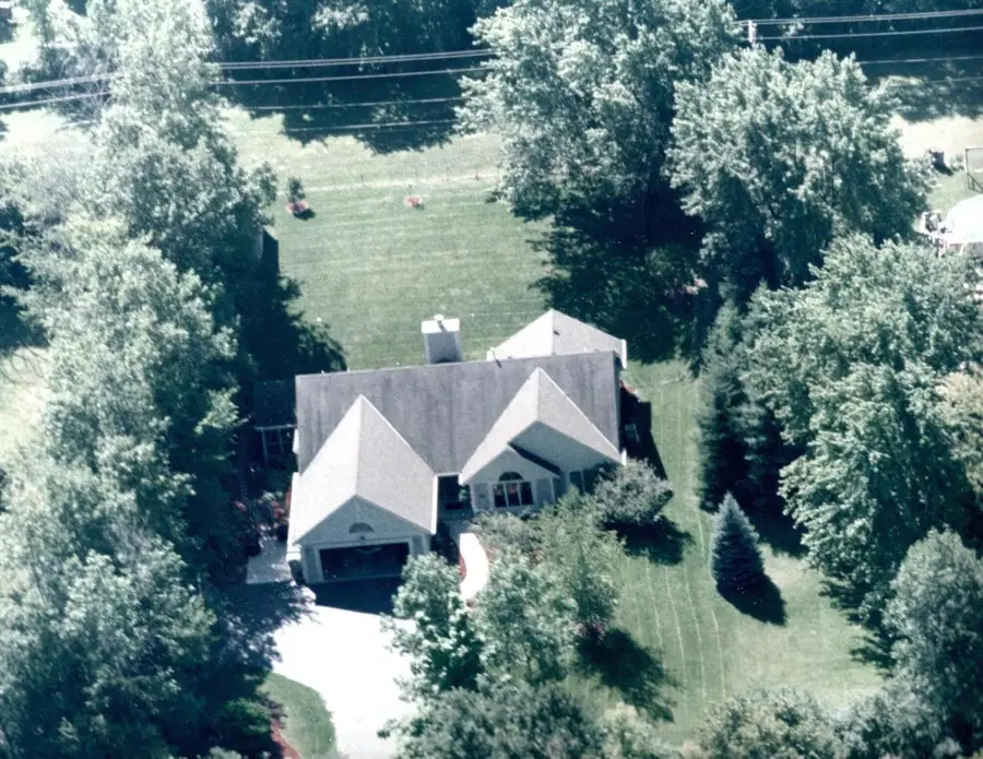 9215 W County Line ROAD, Milwaukee, WI 53224 - #3