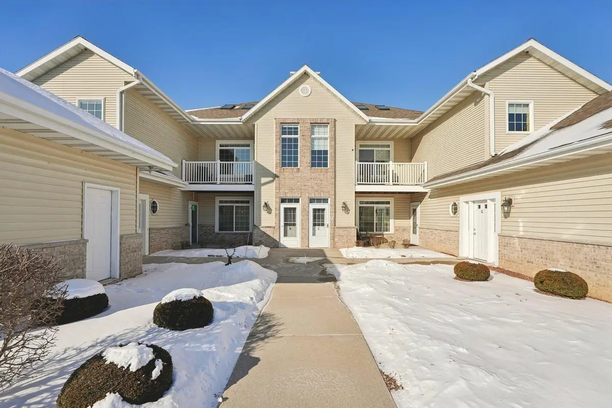 1620 Grey Fox TRAIL #D, Mukwonago, WI 53149 - Image #1