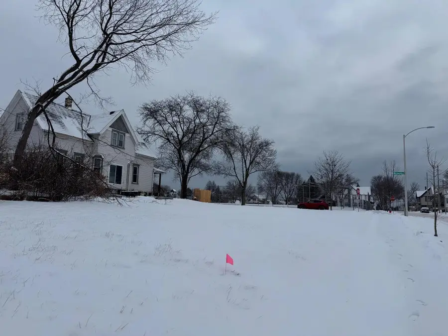 2401 N RICHARDS STREET, Milwaukee, WI 53212 - #3