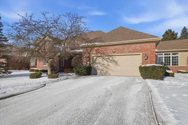 10831 N Essex DRIVE, Mequon, WI 53092