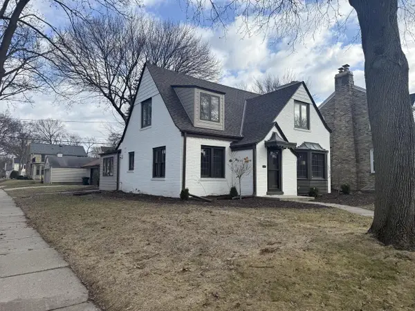 2578 N 88th STREET, Wauwatosa, WI 53226