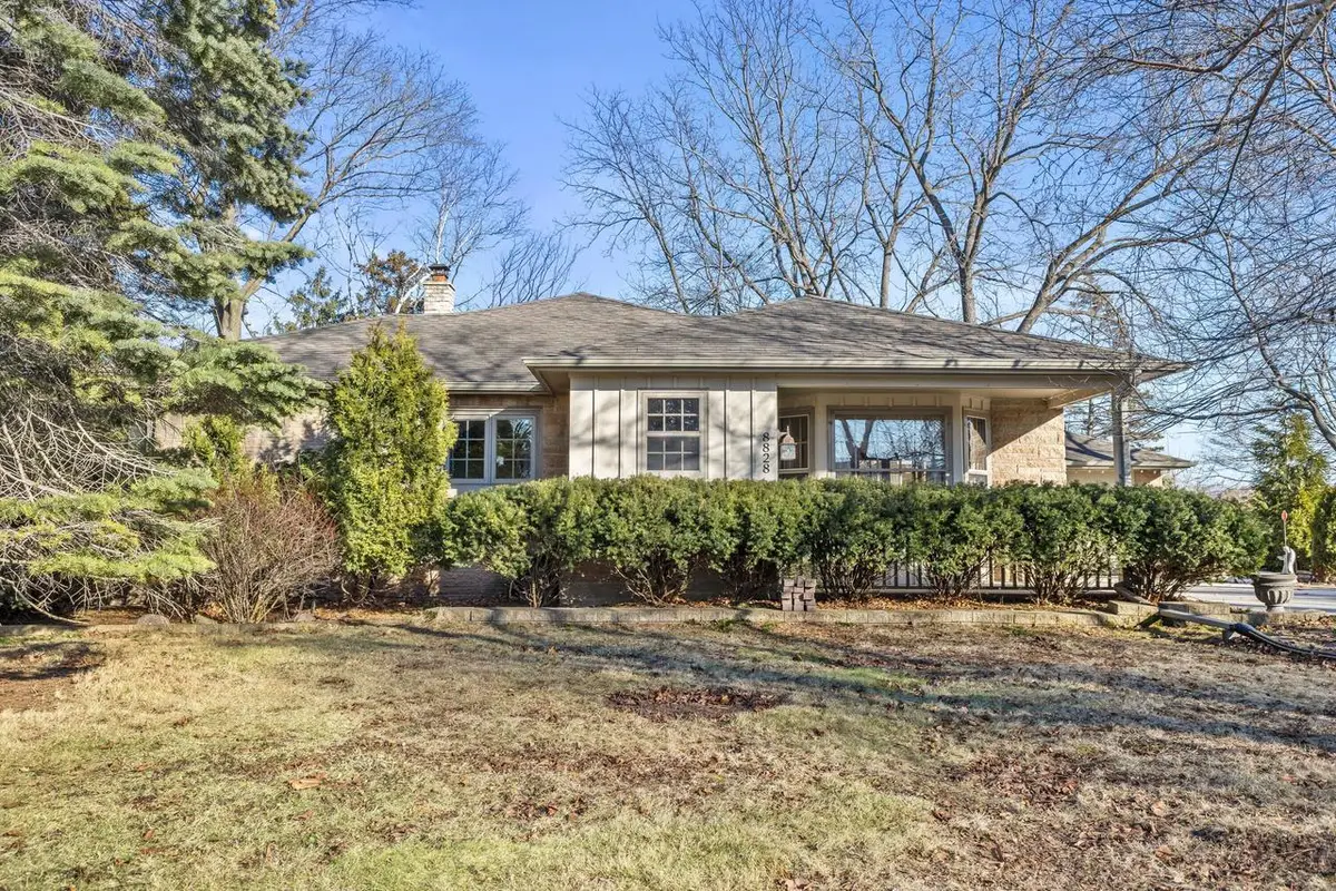 8828 N Navajo ROAD, Bayside, WI 53217 - #1