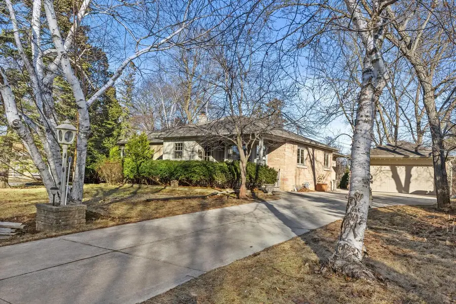 8828 N Navajo ROAD, Bayside, WI 53217 - #2