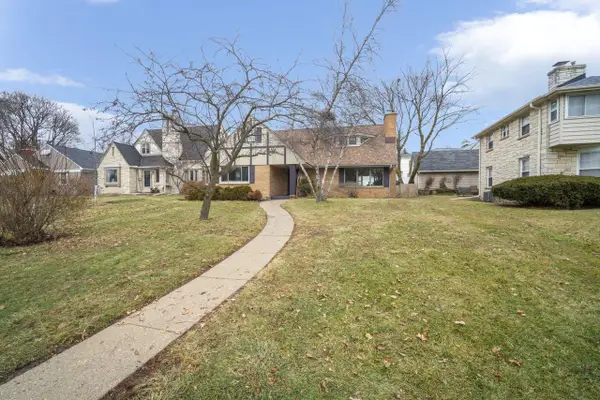 2020 Menomonee River PARKWAY, Wauwatosa, WI 53226