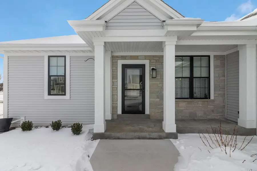 2689 Mapleton AVENUE, East Troy, WI 53120 - #3