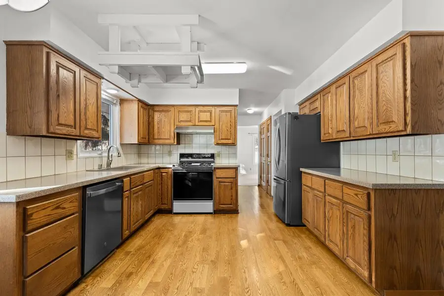 139 Debbie COURT, Waukesha, WI 53189 - #3