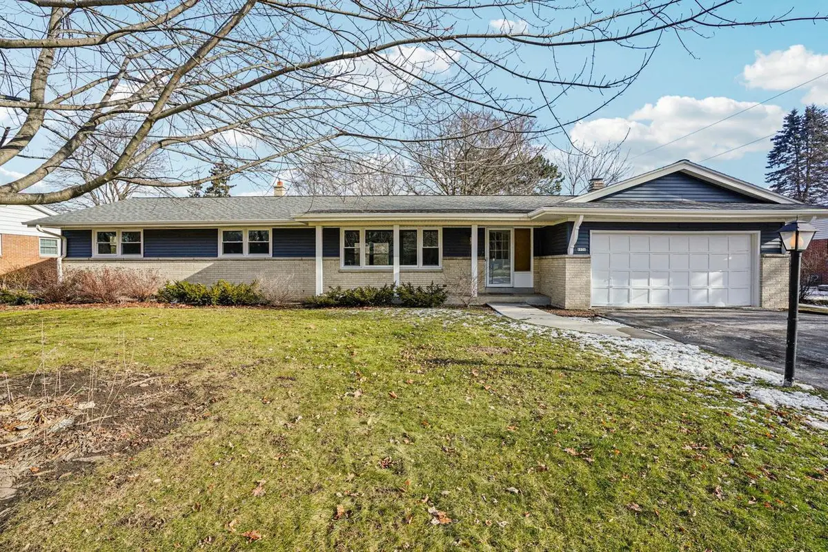 6936 N Braeburn LANE, Glendale, WI 53209 - Image #1