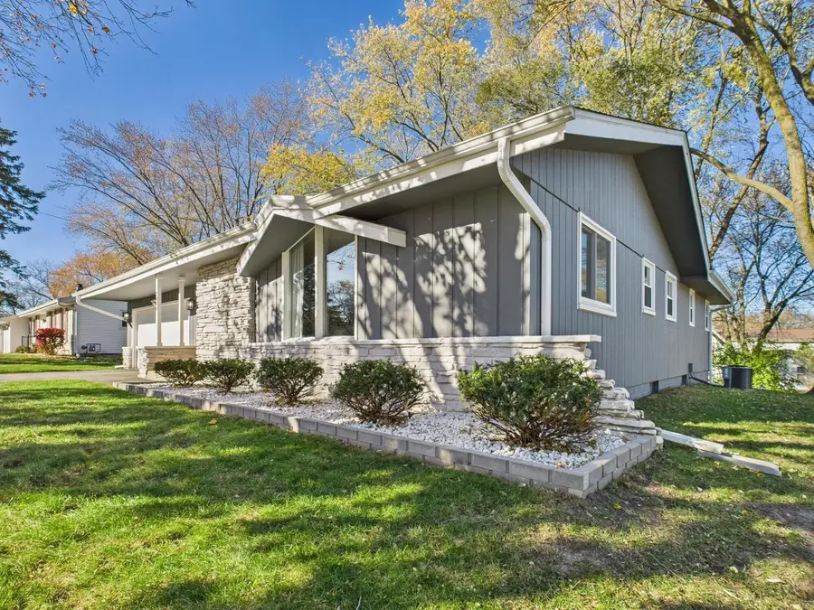 2000 Ramona ROAD, Waukesha, WI 53186 - Image #2