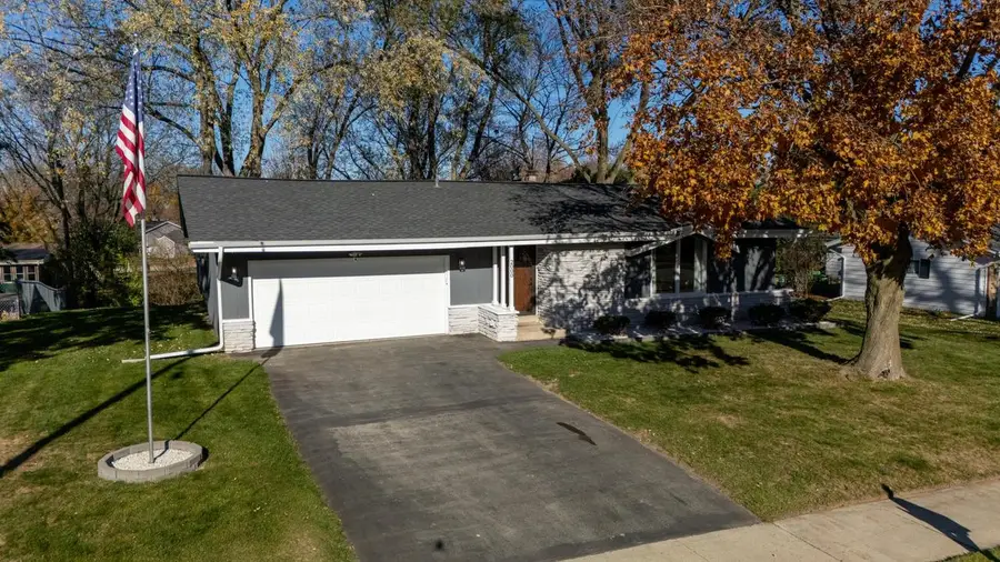 2000 Ramona ROAD, Waukesha, WI 53186 - Image #3