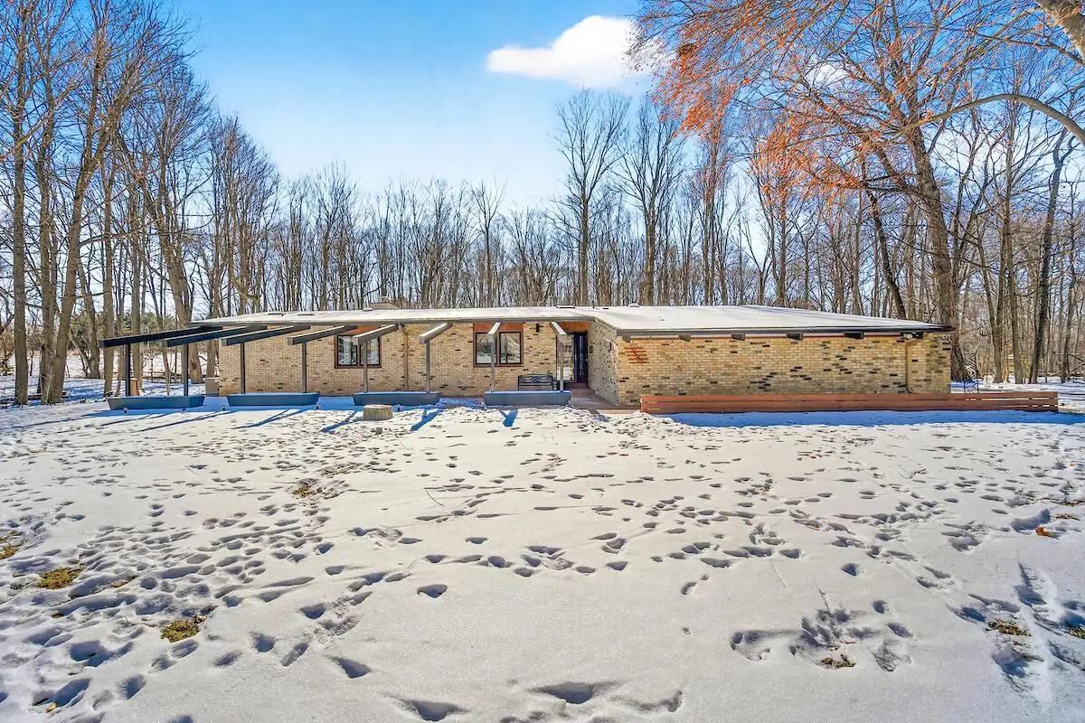 1545 Woodland DRIVE, Grafton, WI 53024 - Image #1