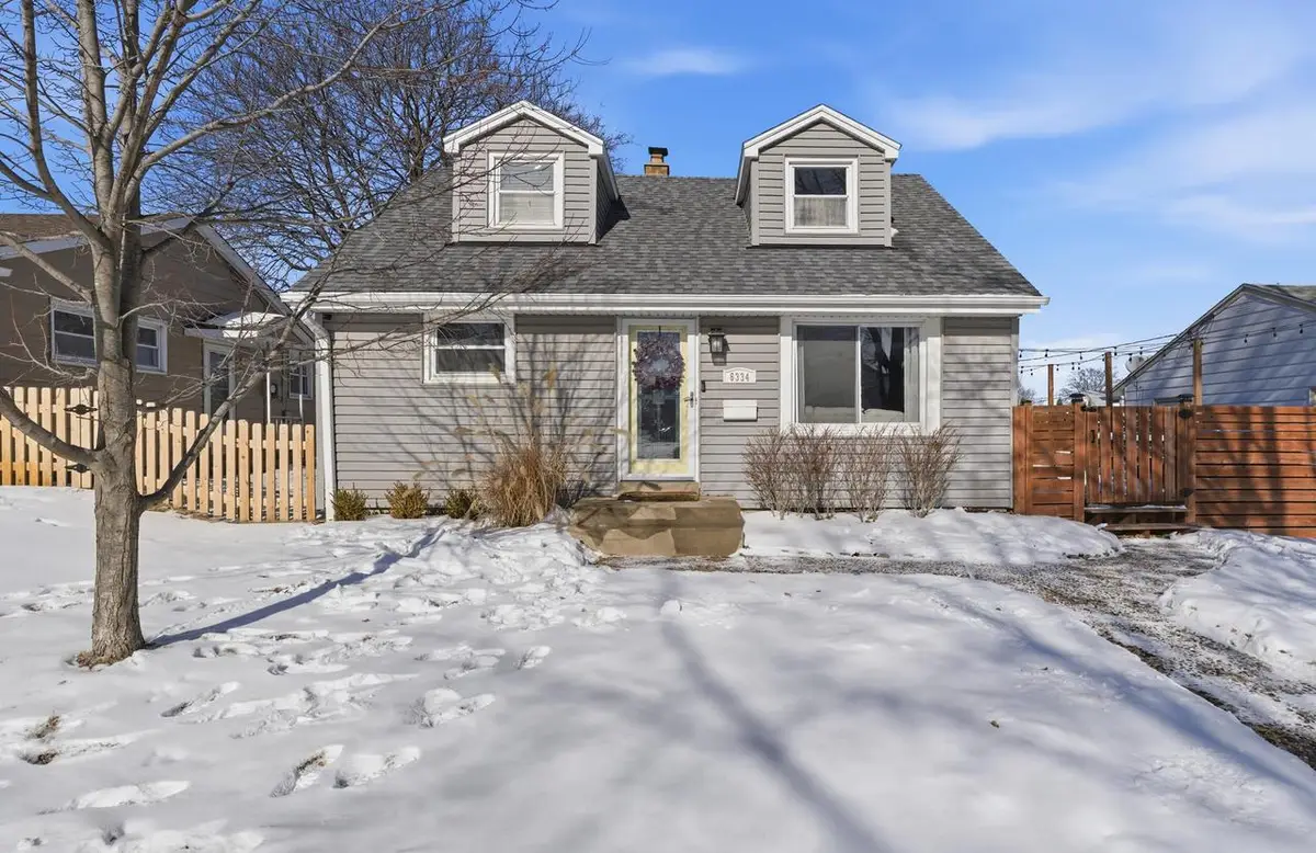 6334 W Fremont PLACE, Milwaukee, WI 53219 - Image #1