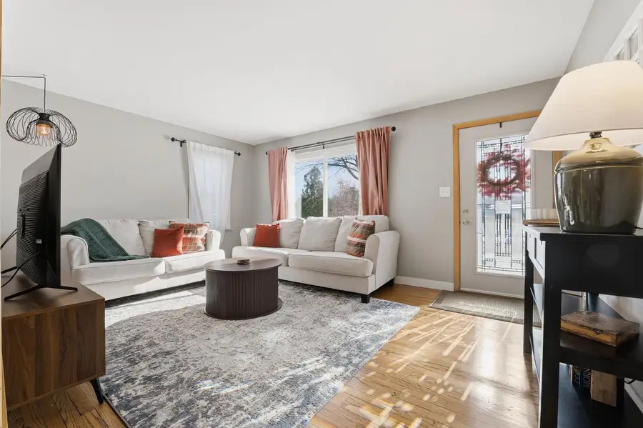 6334 W Fremont PLACE, Milwaukee, WI 53219 - Image #3