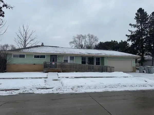 6220 N 89th STREET, Milwaukee, WI 53225