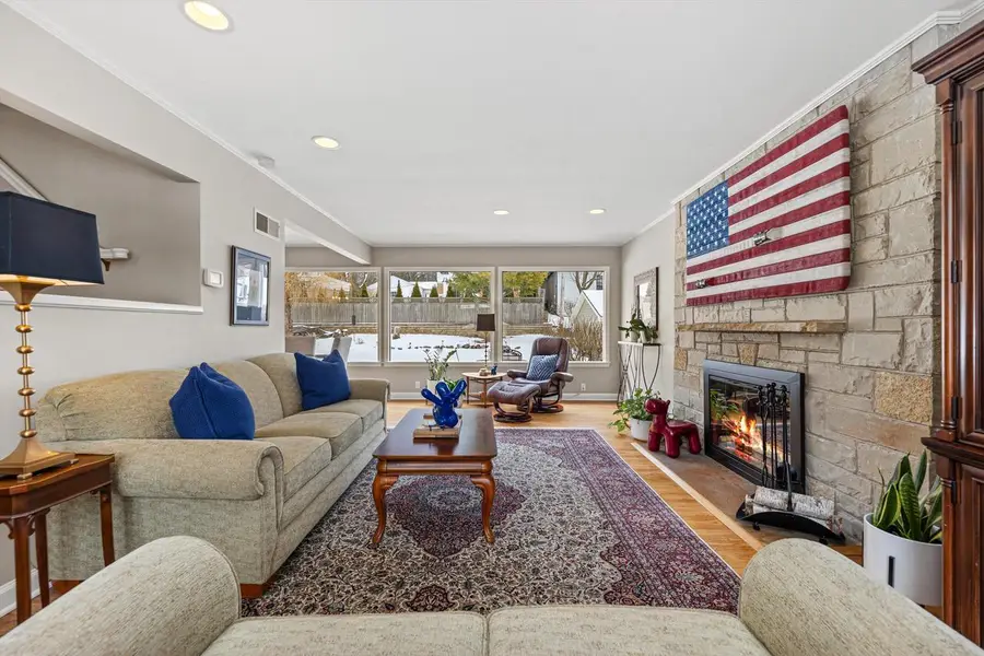 6200 N Berkeley BOULEVARD, Whitefish Bay, WI 53217 - #3