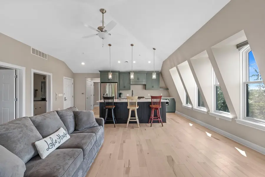 279 Victorian Village DRIVE #40, Elkhart Lake, WI 53020 - #2