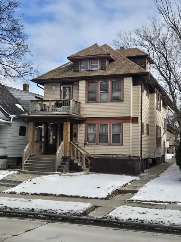 1722 S Layton BOULEVARD, Milwaukee, WI 53215