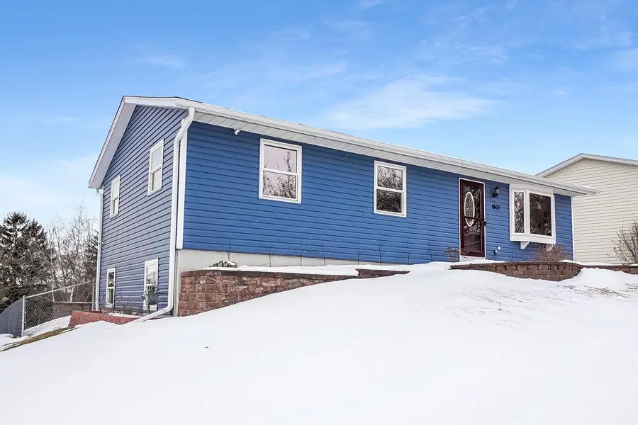 1807 Swartz DRIVE, Waukesha, WI 53188 - #3