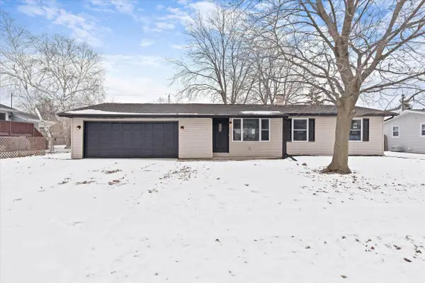2031 Terry LANE, De Pere, WI 54115
