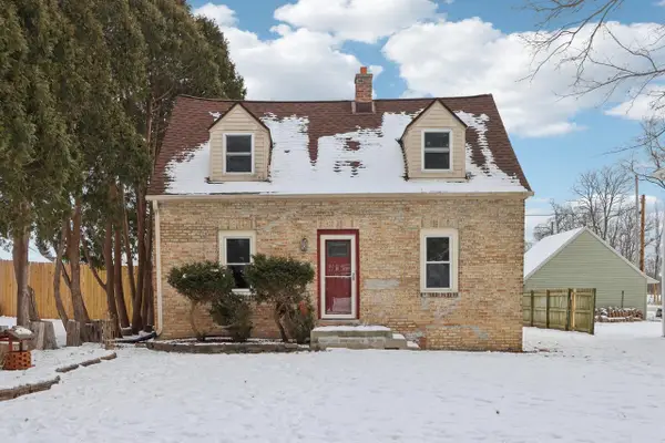 6212 N 106th STREET, Milwaukee, WI 53225