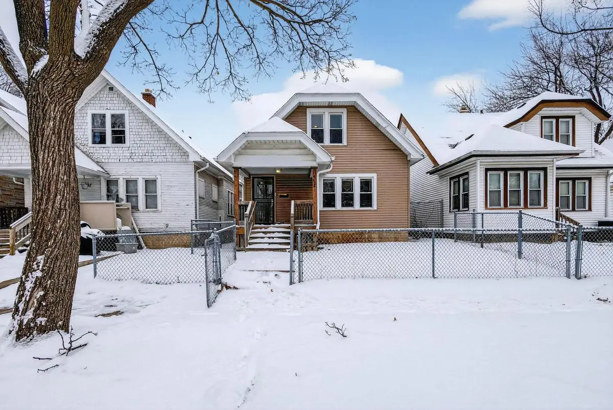 4624 N 29th STREET, Milwaukee, WI 53209 - Image #1