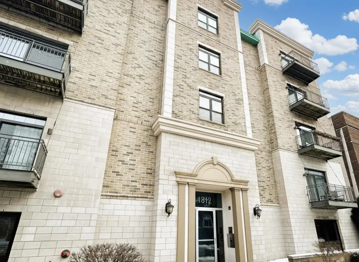 1812 E Lafayette PLACE #405, Milwaukee, WI 53202 - #1