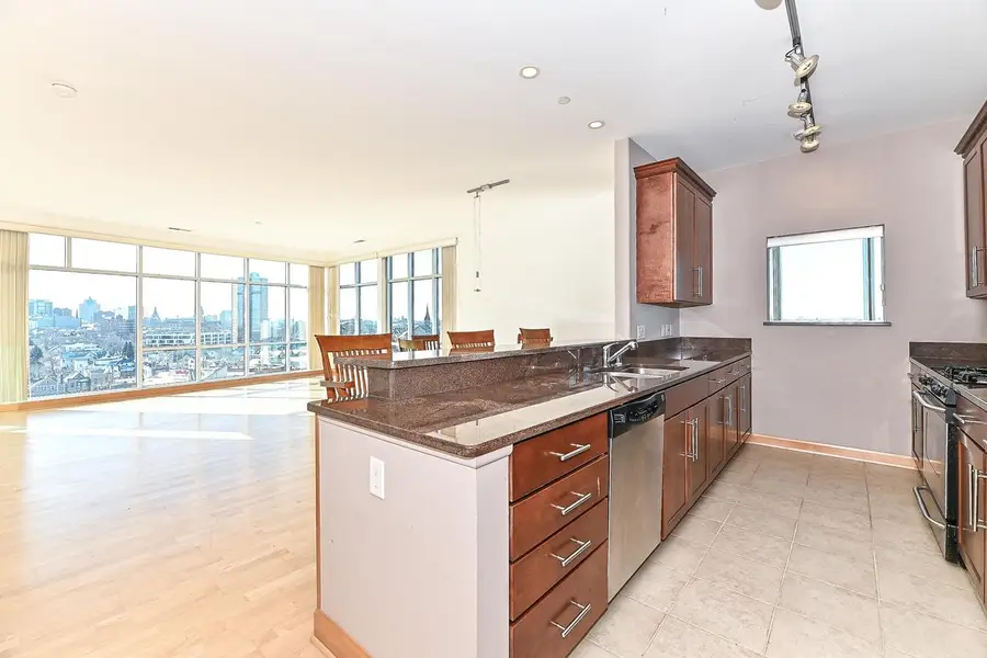 1550 E Royall PLACE #804, Milwaukee, WI 53202 - Image #3