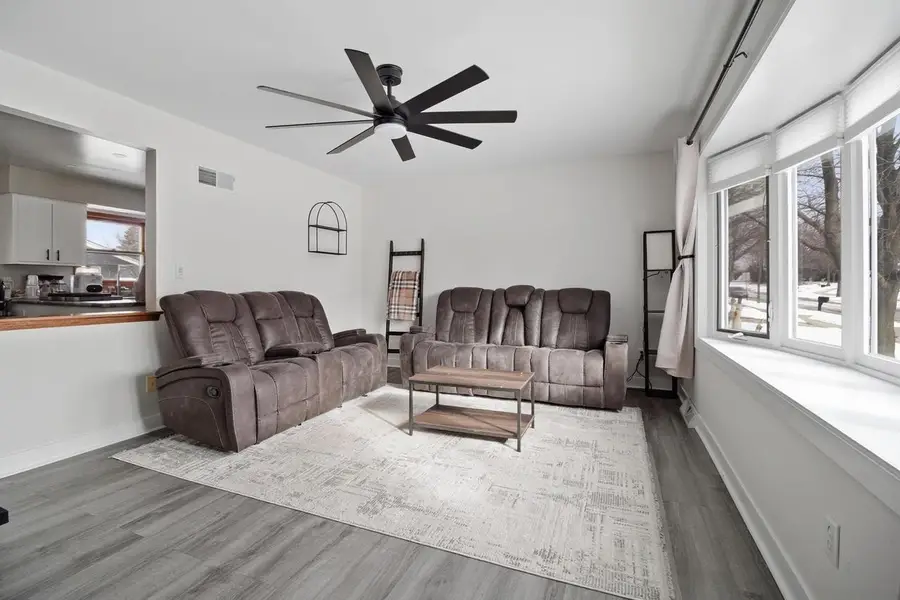 3060 E Stonefield DRIVE, Oak Creek, WI 53154 - #3