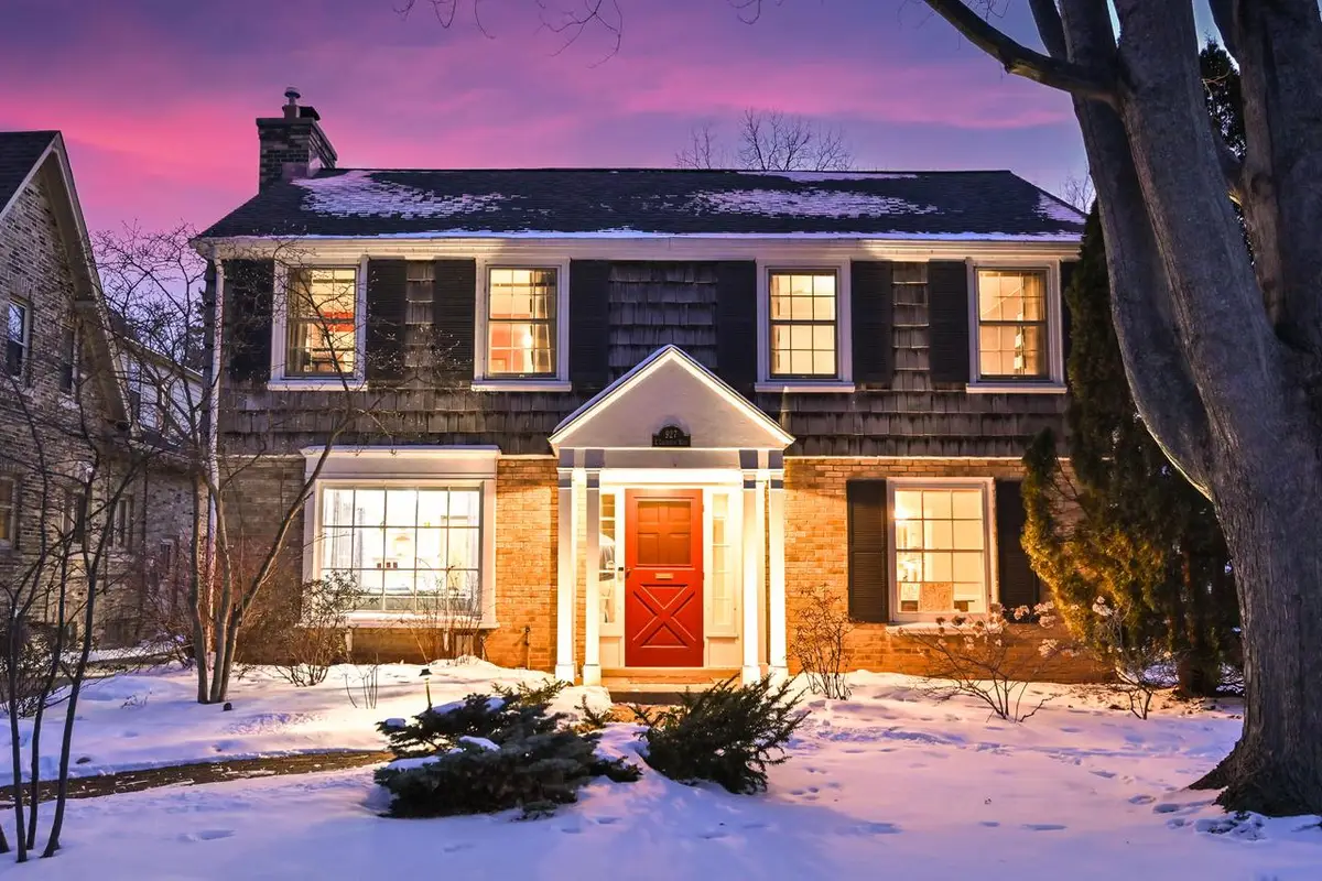 927 E Lexington BOULEVARD, Whitefish Bay, WI 53217 - Image #1