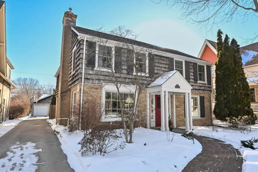 927 E Lexington BOULEVARD, Whitefish Bay, WI 53217 - Image #3
