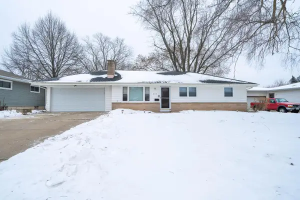 813 N Moreland BOULEVARD, Waukesha, WI 53188