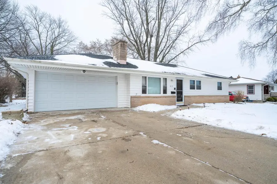 813 N Moreland BOULEVARD, Waukesha, WI 53188 - Image #2