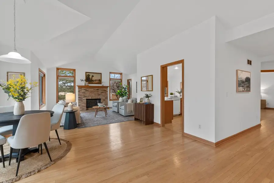 10736 N Essex COURT, Mequon, WI 53092 - #3