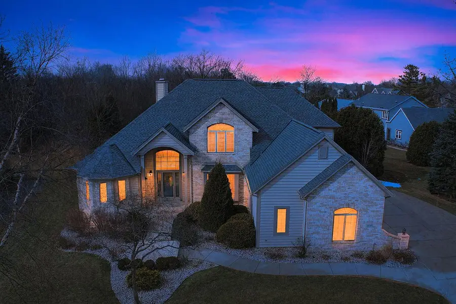 15245 W Woodland DRIVE, New Berlin, WI 53151 - #2