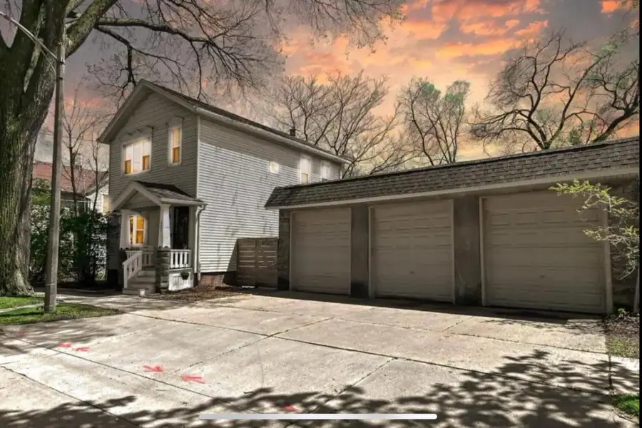 327 W Mineral STREET, Milwaukee, WI 53204 - #2