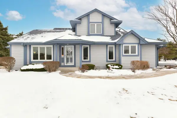 909 Bay View CIRCLE, Mukwonago, WI 53149