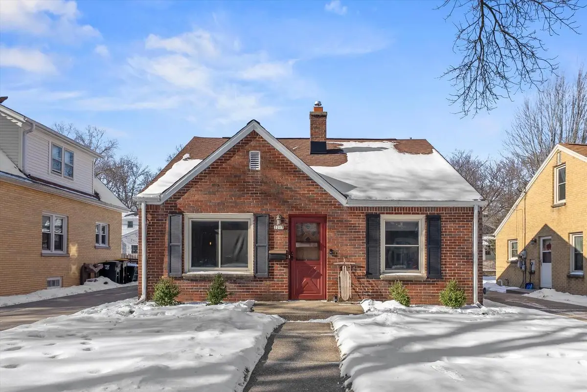 2217 Lefeber AVENUE, Wauwatosa, WI 53213 - #1