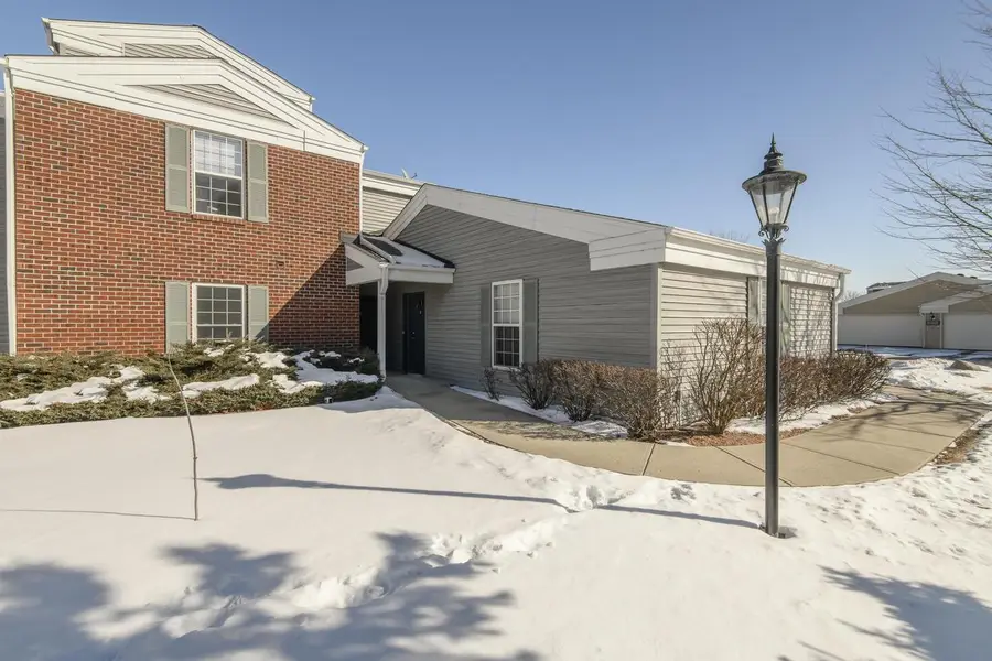 N16W26577 Wild Oats DRIVE #D, Pewaukee, WI 53072 - #2