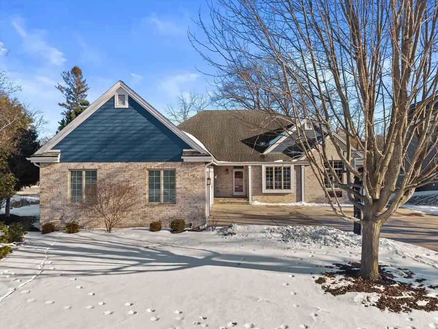 W243N2792 Creekside DRIVE, Pewaukee, WI 53072 - #2