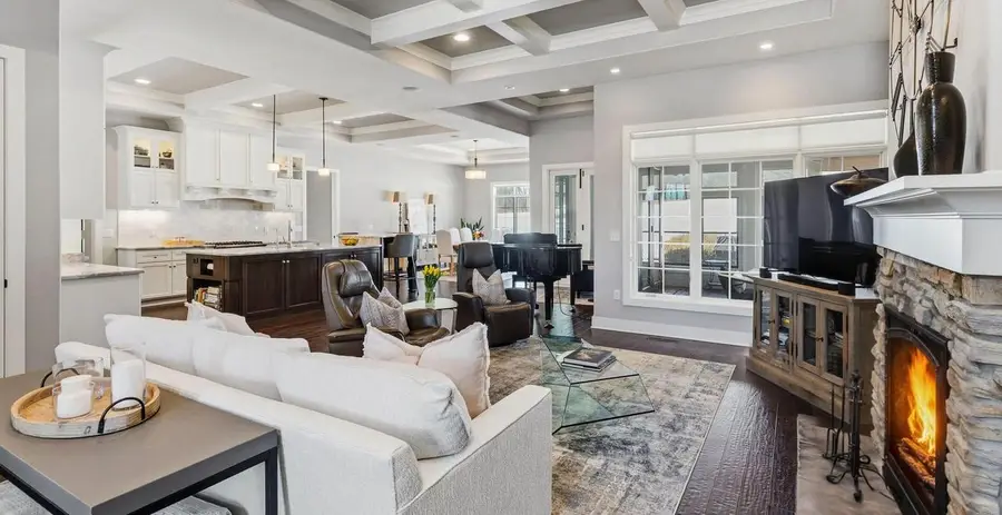 13675 N Legacy Hills DRIVE, Mequon, WI 53097 - Image #3