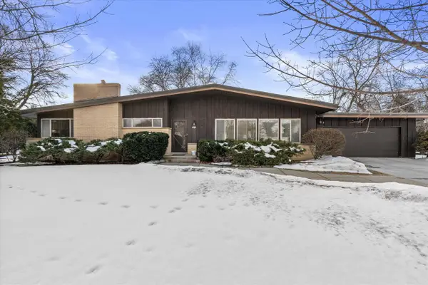 7535 N Fairchild ROAD, Fox Point, WI 53217