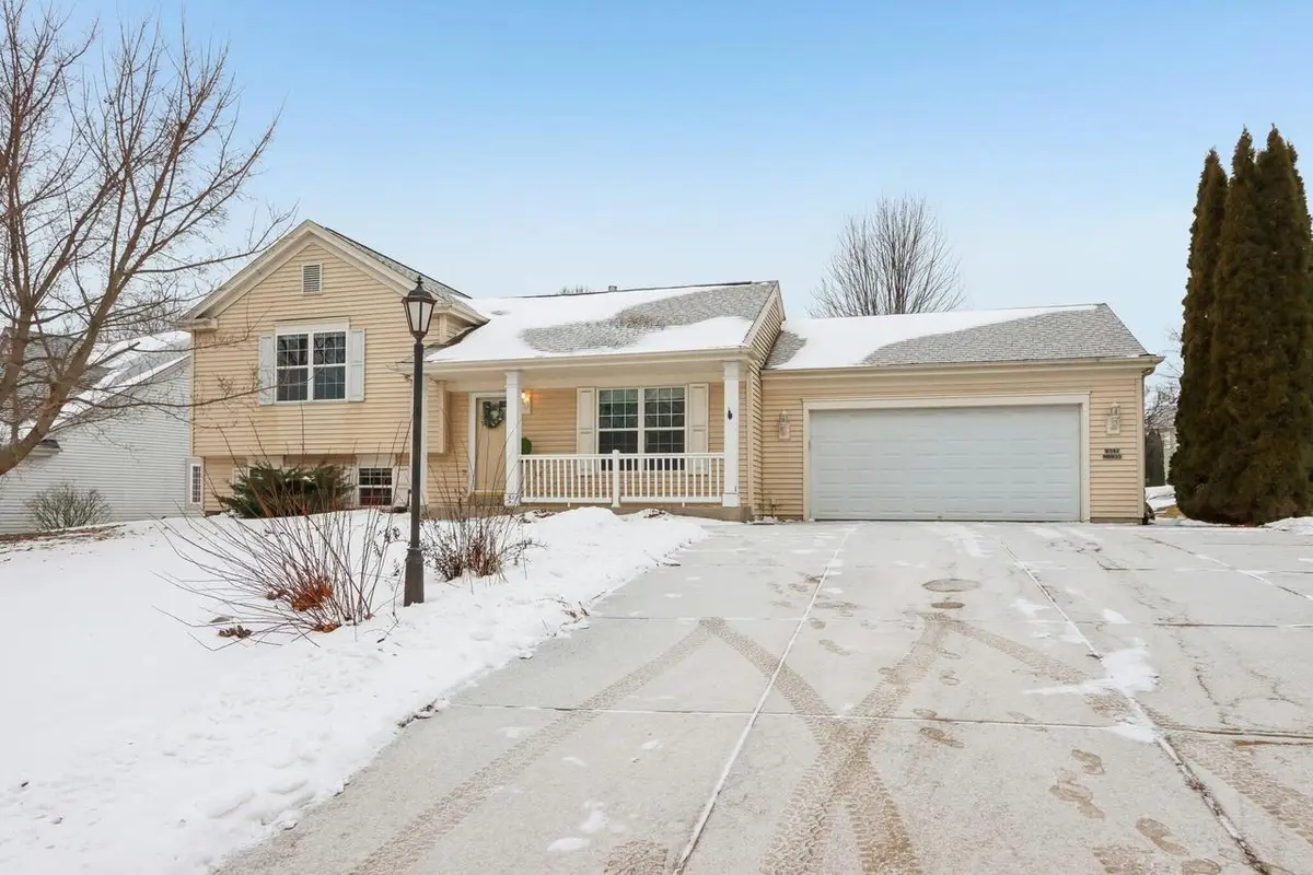 W142N9935 Amber DRIVE, Germantown, WI 53022 - #1